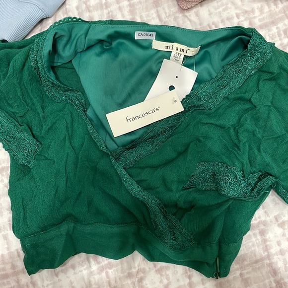 Emerald green franchesca’s top - Picture 2 of 2